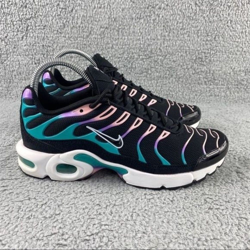 Nike Black and Purple Women's Sneakers - Picture 2 of 12